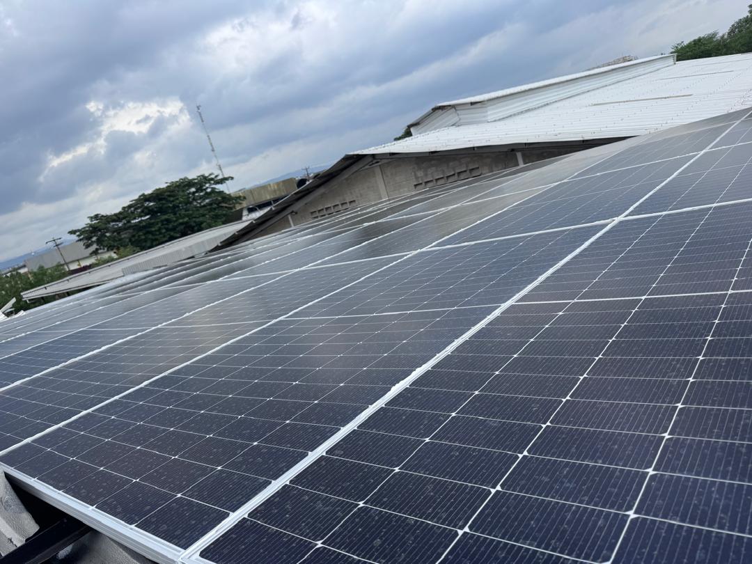 Sistema de energía solar industrial